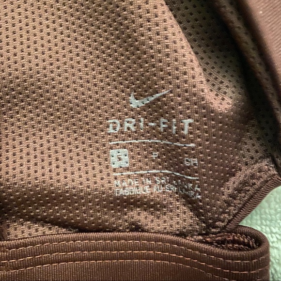 NIKE SPORTSBRA (NWOT) - Picture 4 of 4